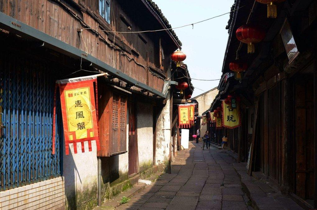 媒体人热议国足:今天踢的真有变化!下半场若对面上主力扛得住吗